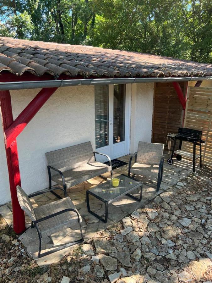 8-Gite 5 Personnes Avec Piscine Saint-Aubin-de-Nabirat Esterno foto