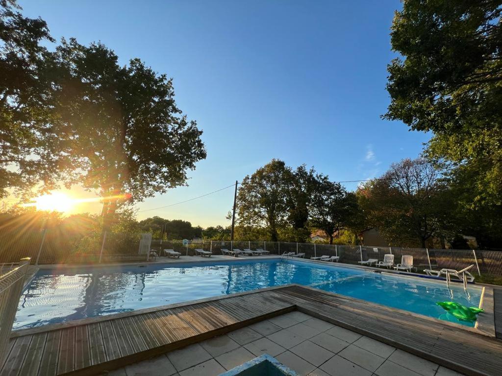8-Gite 5 Personnes Avec Piscine Saint-Aubin-de-Nabirat Esterno foto